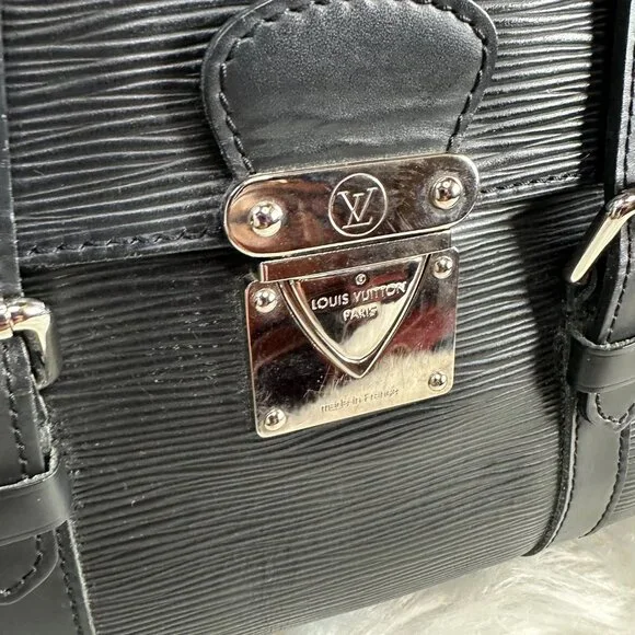 Authentic Louis Vuitton Segur Epi Leather Shoulder Bag - Picture 8 of 16